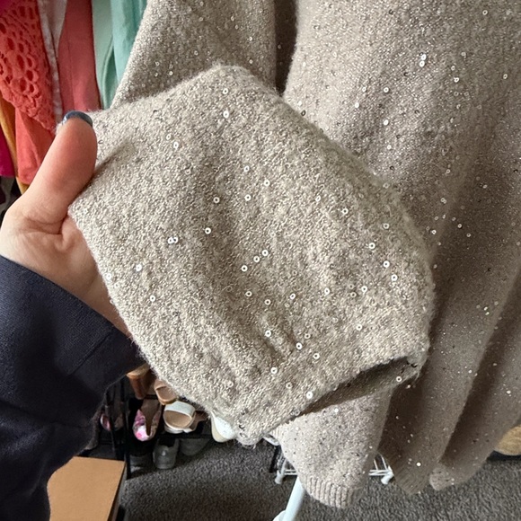 LOFT Beige V-Neck Sweater with Sparkle size 16/18 - Picture 5 of 7